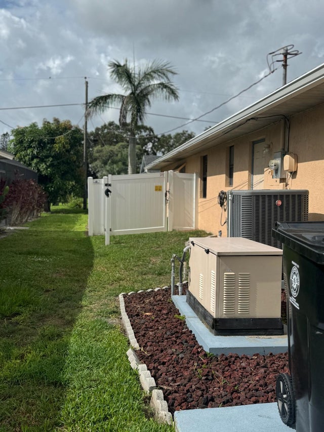 4 of 41 - 742 Se Whitehurst Avenue, Port Saint Lucie, FL