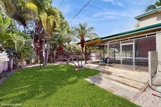 4 of 41 - 1319 Lake Erie Drive, Lake Worth, FL