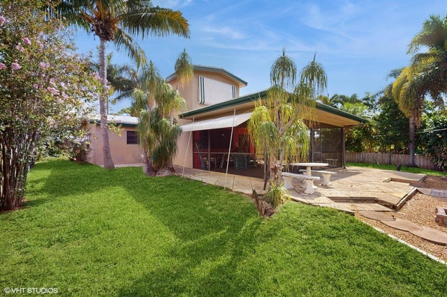 5 of 41 - 1319 Lake Erie Drive, Lake Worth, FL