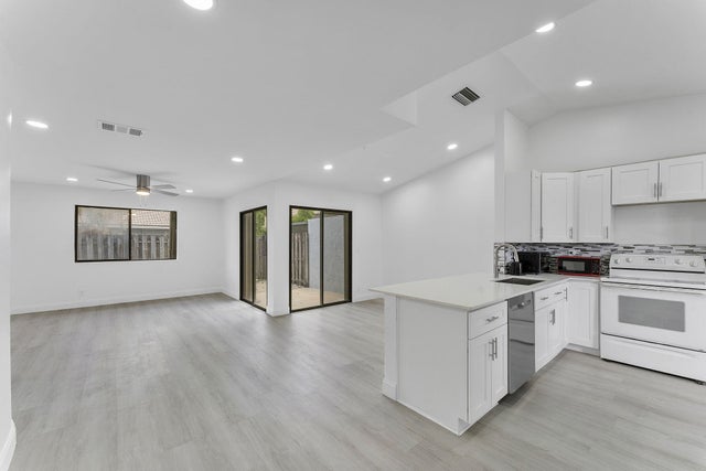 2 of 28 - 9905 61st Way S #b, Boynton Beach, FL