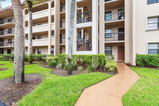 2 of 22 - 150 Lake Nancy Lane #223, West Palm Beach, FL
