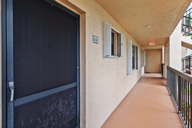 4 of 22 - 150 Lake Nancy Lane #223, West Palm Beach, FL