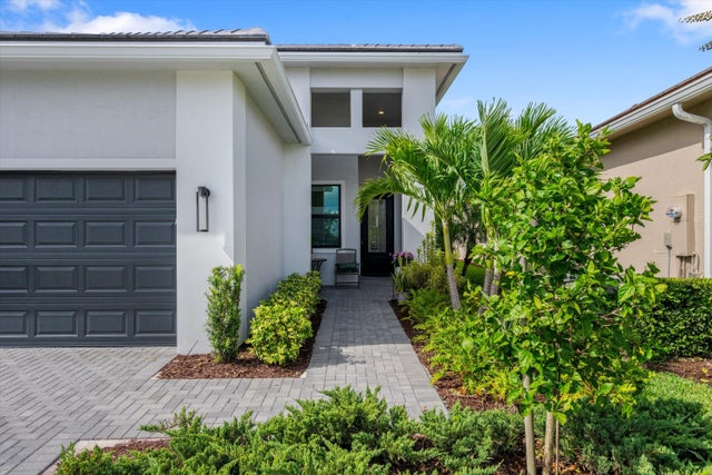 4 of 94 - 4918 Saint Armands Way, Westlake, FL