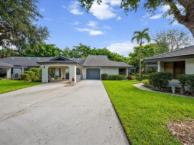 10050 Hickorywood Place, Boynton Beach