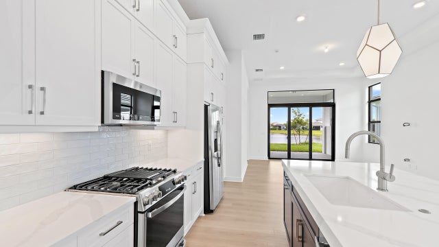 4 of 45 - 4841 Saint Armands Way, Westlake, FL