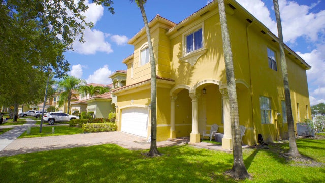 2 of 35 - 673 Gazetta Way, West Palm Beach, FL