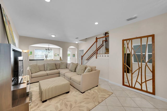 3 of 33 - 1002 Center Stone Lane, Riviera Beach, FL