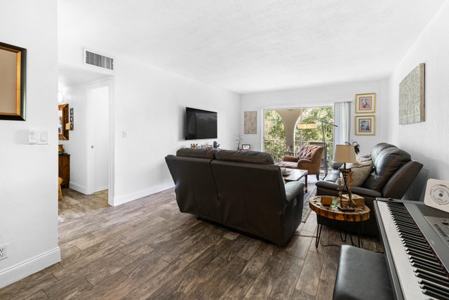 4 of 37 - 250 Ne 20th Street #3210, Boca Raton, FL