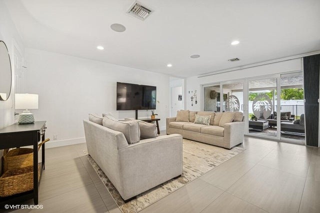 4 of 54 - 746 Sw 2nd Street, Boca Raton, FL