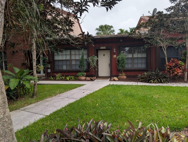 1 of 31 - 2904 N 35th Terrace, Hollywood, FL