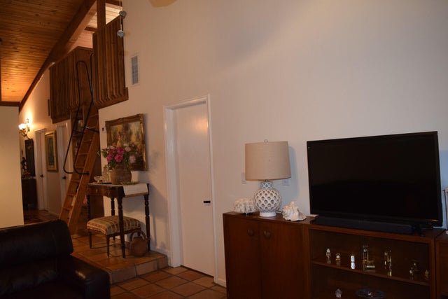 4 of 31 - 2904 N 35th Terrace, Hollywood, FL