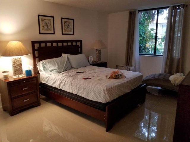 2 of 5 - 733 Se 1st Way #105, Deerfield Beach, FL