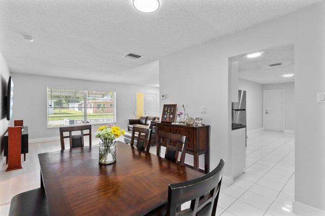 4 of 37 - 7011 Nw 58th Street, Tamarac, FL