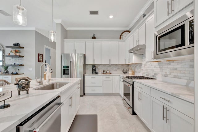 3 of 66 - 572 Se Villandry Way, Port Saint Lucie, FL