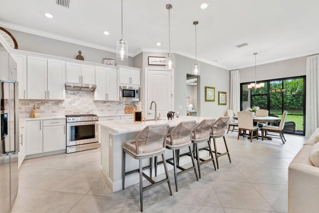 5 of 66 - 572 Se Villandry Way, Port Saint Lucie, FL