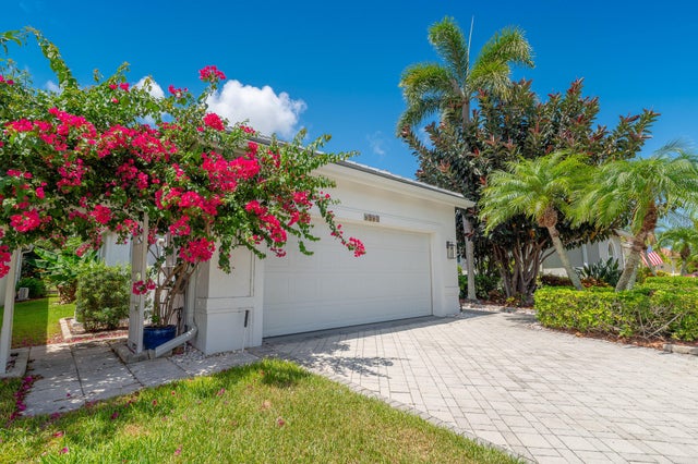 1 of 49 - 1513 Se Holyrood Lane, Port Saint Lucie, FL