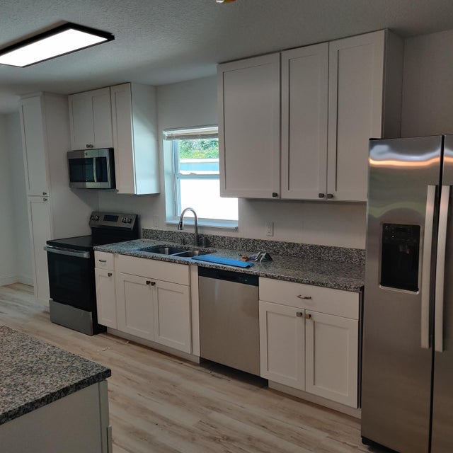 5 of 16 - 2205 S 33rd S Street, Fort Pierce, FL