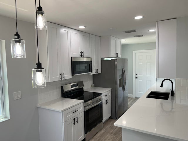 5 of 17 - 4620 39th Avenue, Vero Beach, FL