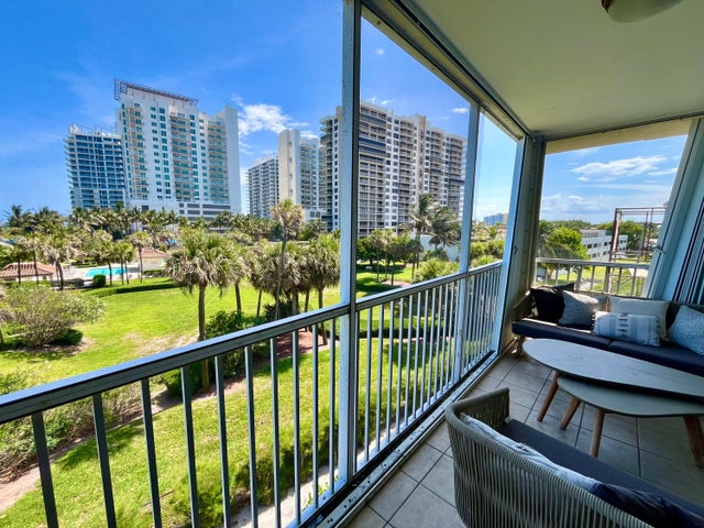 3 of 40 - 3600 N Ocean Drive #425, Riviera Beach, FL