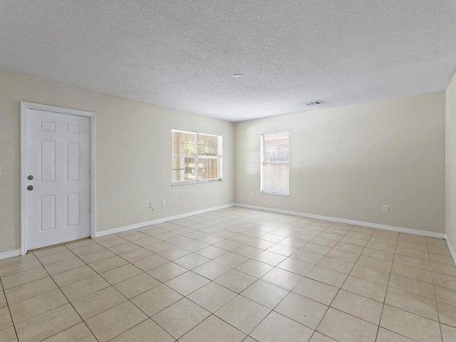 3 of 27 - 605 Dundas Court, Fort Pierce, FL