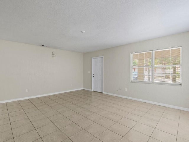 4 of 27 - 605 Dundas Court, Fort Pierce, FL