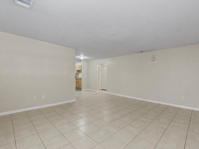 5 of 27 - 605 Dundas Court, Fort Pierce, FL