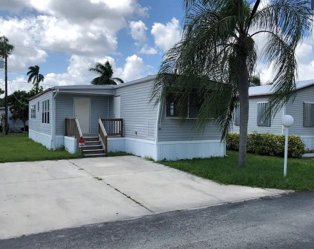 1 of 10 - 89 Bridgette Blvd, Lake Worth, FL
