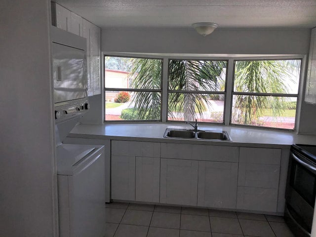 5 of 10 - 89 Bridgette Blvd, Lake Worth, FL