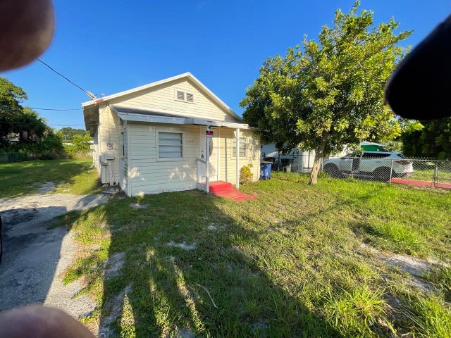 1 of 18 - 1610 N 14th Street, Fort Pierce, FL