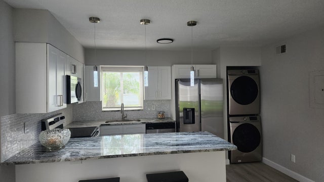 3 of 18 - 132 Se Village Drive #132, Port Saint Lucie, FL