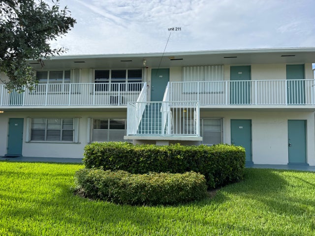 2 of 38 - 880 Horizons W #211, Boynton Beach, FL