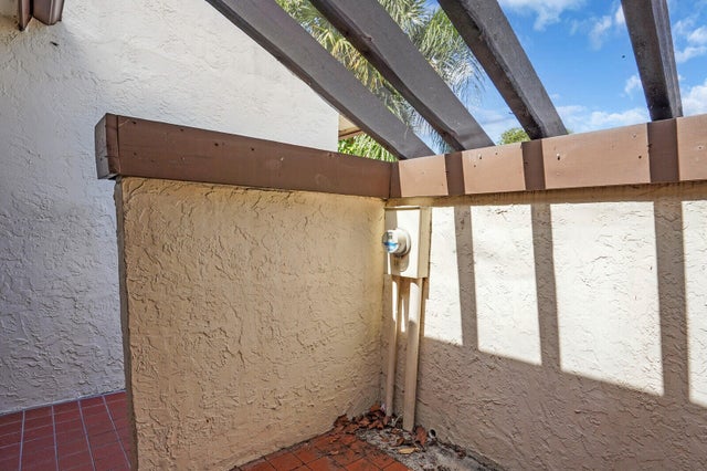 4 of 43 - 3741 English D Lane #d, Lake Worth, FL