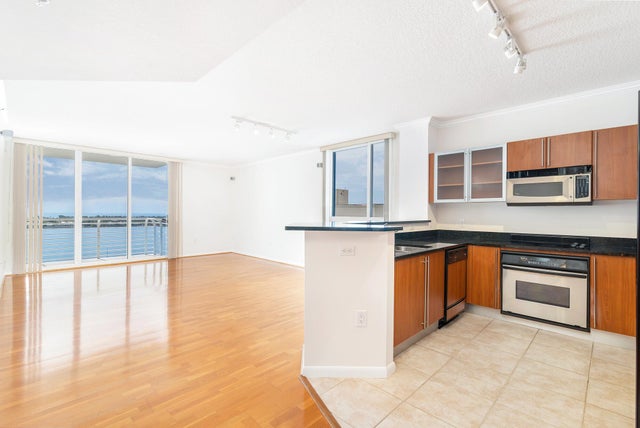 5 of 28 - 1551 N Flagler Drive #1511, West Palm Beach, FL