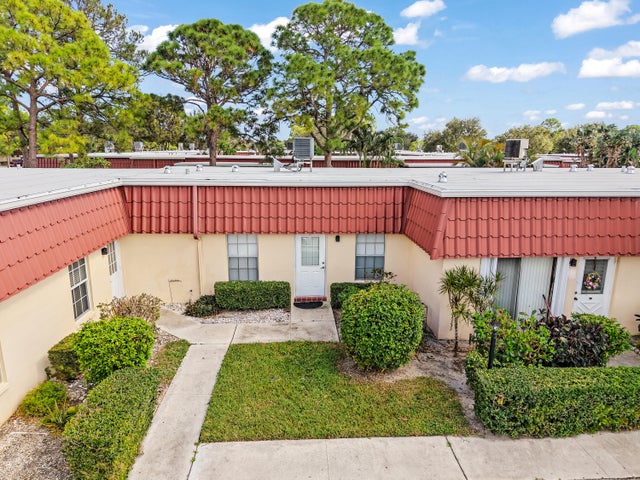 2 of 25 - 871 Worecester Lane, Lake Worth, FL