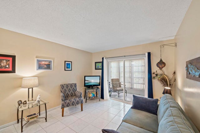 3 of 26 - 1111 Lake Terrace #105, Boynton Beach, FL