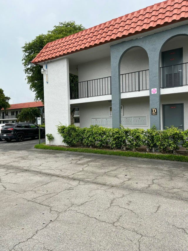 1 of 14 - 1961 W Woolbright Rd #d103, Boynton Beach, FL