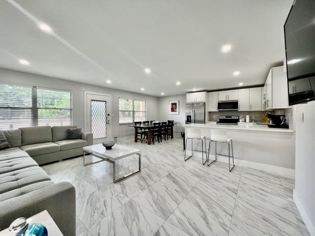 1 of 16 - 1905 Bermuda Cir #h2, Coconut Creek, FL