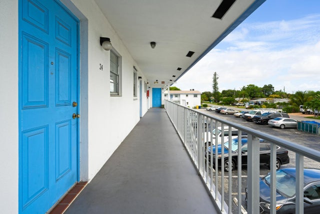 3 of 18 - 410 W Palm Street #24, Lantana, FL