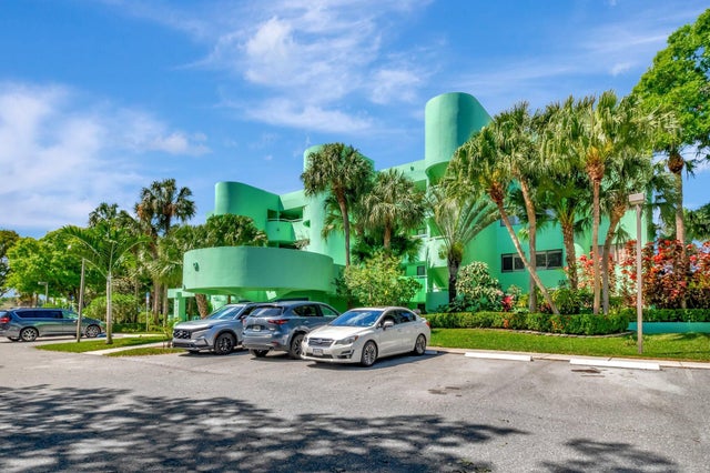 1 of 35 - 5884 Morningstar Cir #303, Delray Beach, FL