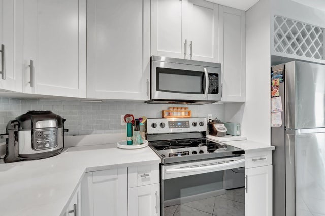 4 of 35 - 5884 Morningstar Cir #303, Delray Beach, FL