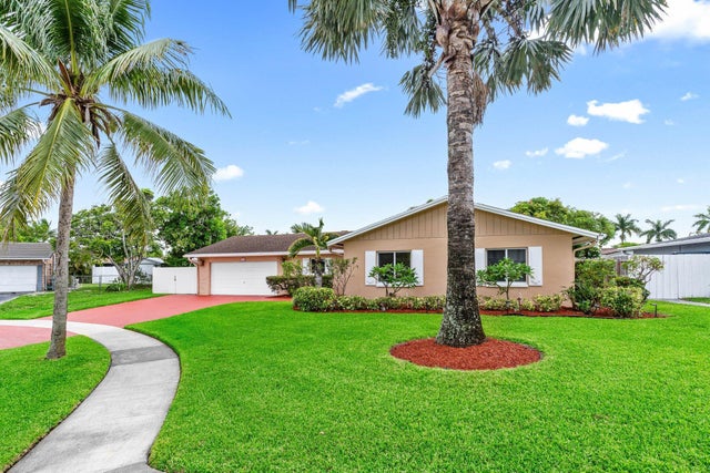 4 of 39 - 1540 Sw 56th Avenue, Plantation, FL