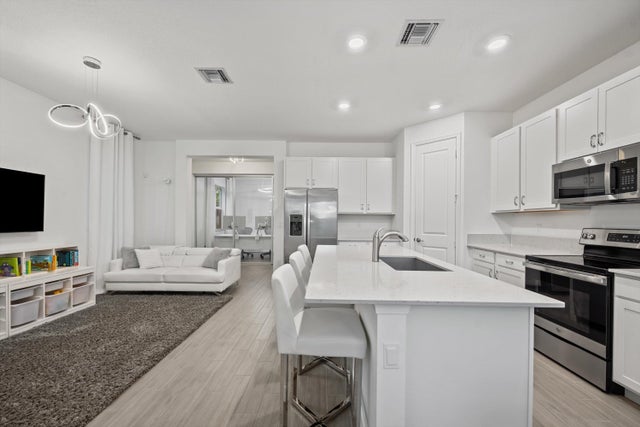 3 of 35 - 4926 Navali Drive, Lake Worth, FL