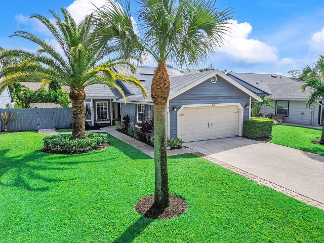 1 of 33 - 364 Park Forest Way, Wellington, FL
