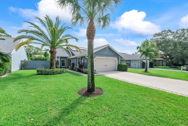 2 of 33 - 364 Park Forest Way, Wellington, FL