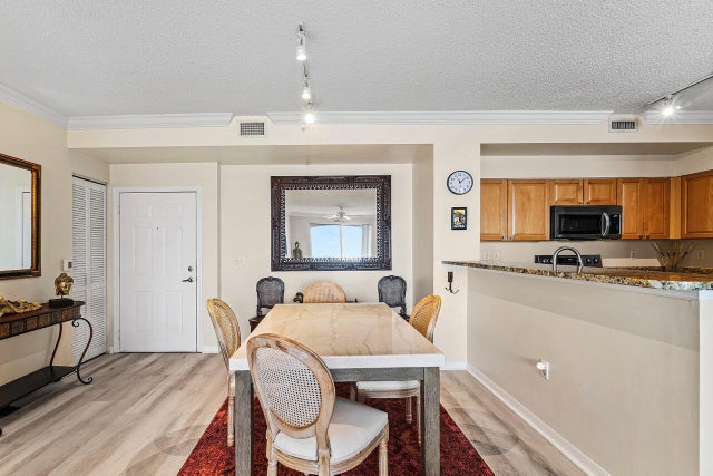 5 of 33 - 616 Clearwater Park Road #1206, West Palm Beach, FL