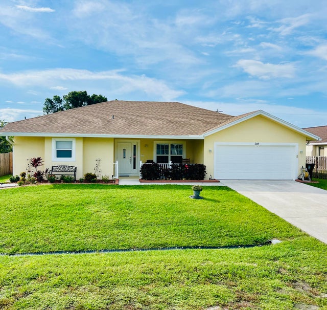 2 of 37 - 719 Sw Andrew Road, Port Saint Lucie, FL