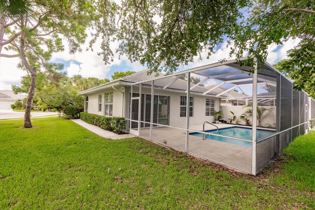 4 of 30 - 1082 Bedford Avenue, Palm Beach Gardens, FL