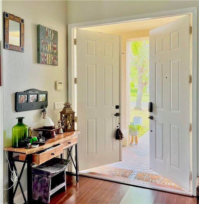 5 of 33 - 2001 Albany Terrace Sw, Vero Beach, FL