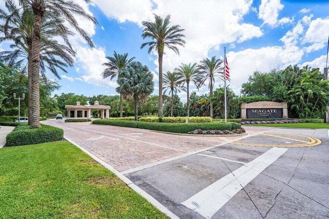 4 of 22 - 501 Greensward Lane #101-c, Delray Beach, FL