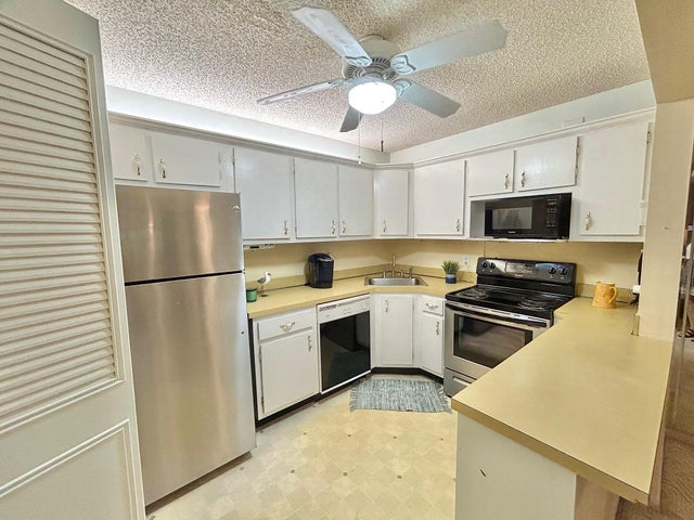 3 of 39 - 141 Lake Pine Circle #a-2, Greenacres, FL